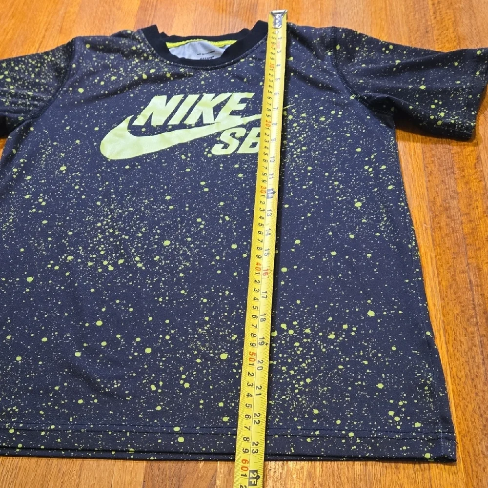 Nike Kids Medium Splatter Black‎ Neon Green Dri-Fit Skateboarding Crew Neck Tee